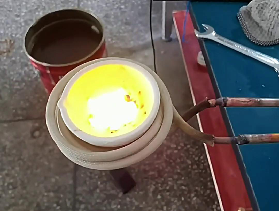 220V 小型贵金属熔炼炉：多场景适用的熔炼小能手