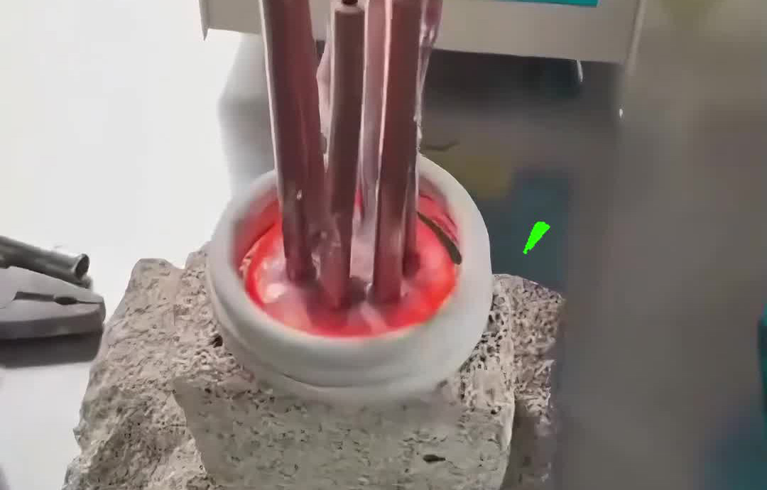 高频焊接机多铜管同步焊，几秒搞定一批，每道焊口都一致